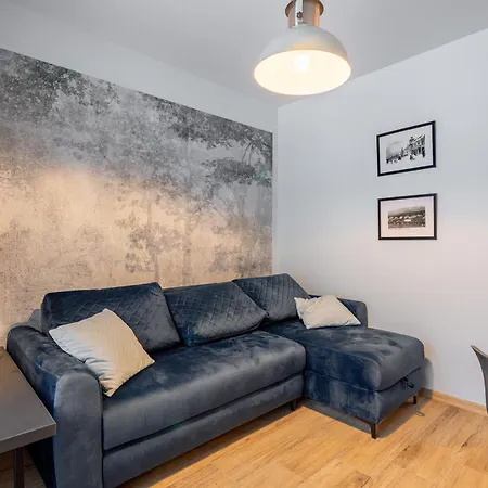 Zeromskiego 15b/5 Apartment